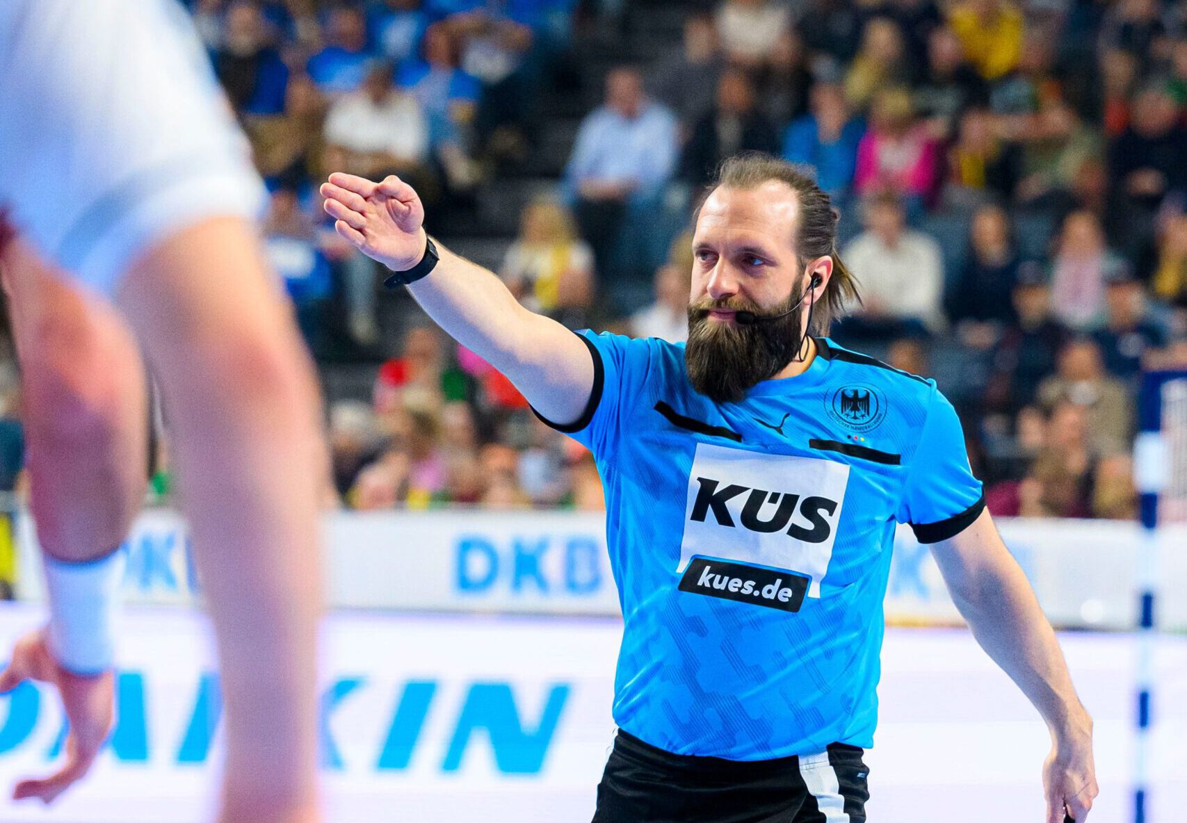 Unser Schiedsrichter Marcus Hurst © Kicker.de